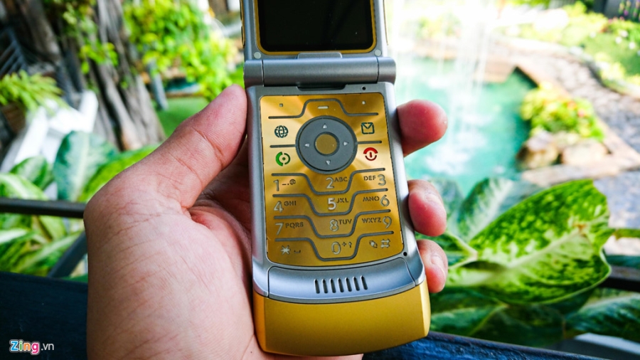 Motorola V3i phien ban Dolce & Gabbana doc la tai VN hinh anh 4