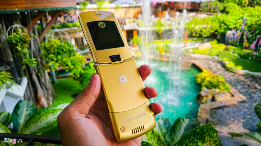 Motorola V3i phien ban Dolce & Gabbana doc la tai VN hinh anh 5