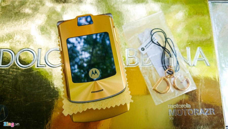 Motorola V3i phien ban Dolce & Gabbana doc la tai VN hinh anh 9