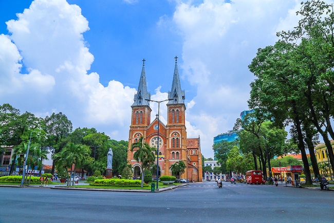 Ngắm Sài Gòn sau 42 năm thống nhất Đất nước - Ảnh 4.