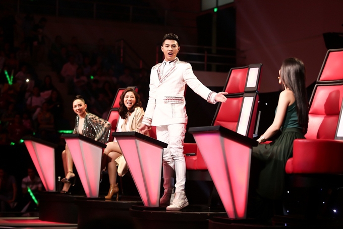 hot-boy-va-ba-me-don-than-bi-loai-khoi-the-voice-du-nhan-mua-loi-khen-1
