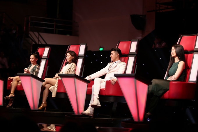 hot-boy-va-ba-me-don-than-bi-loai-khoi-the-voice-du-nhan-mua-loi-khen-14