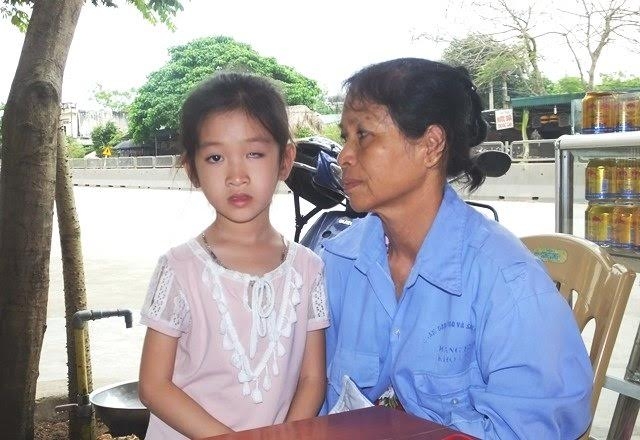 trò lớp 1, trò lớp 1 bị ném mù mắt, ném thước mù mắt, Thanh Hóa