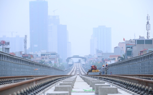 Hiện nay toàn bộ kết cấu phần chạy tàu đã hoàn thiện