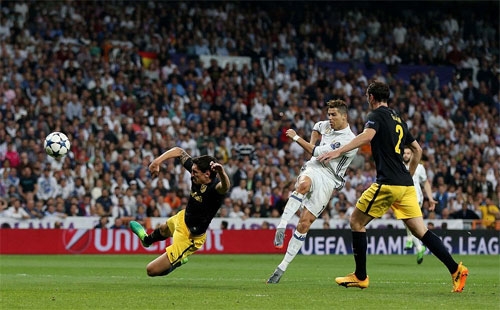 ronaldo-lap-hat-trick-real-dat-mot-chan-vao-chung-ket-champions-league