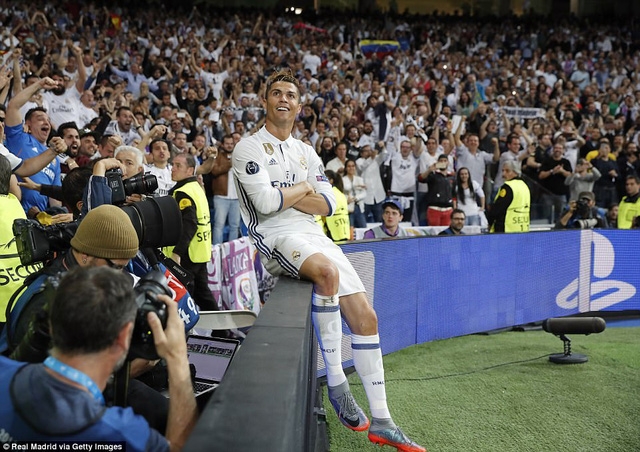 C.Ronaldo như vị vua giữa hàng ngàn người hâm mộ