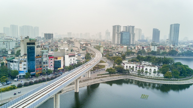  Chiều dài toàn tuyến trên cao là 13,05km. Mặt đường tàu được lắp đặt 2 làn ray cho 2 tàu chạy ngược chiều nhau. Ray tàu có khổ 1,435 m. 
