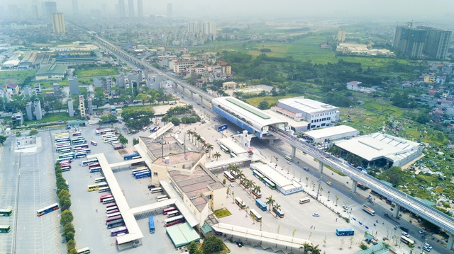  Ga Hà Đông là nhà ga cuối tuyến đường, nằm đối diện bến xe Yên Nghĩa, đã hoàn thiện phần xây dựng cơ bản. 