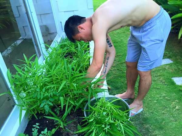 Cận cảnh cuộc sống giàu sang và cách sống khác lạ của Thủy Tiên - Ảnh 5.