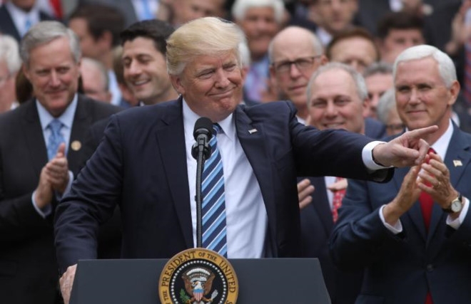 Trump thắng bước đầu trong việc phá di sản của Obama - 1