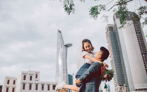 Cặp đôi nắm tay nhau đi khắp ba miền chụp ảnh cưới - 5