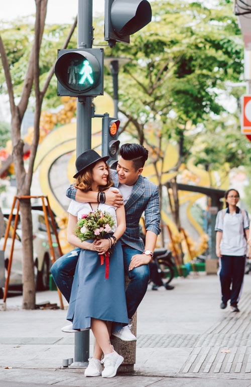 Cặp đôi nắm tay nhau đi khắp ba miền chụp ảnh cưới - 6