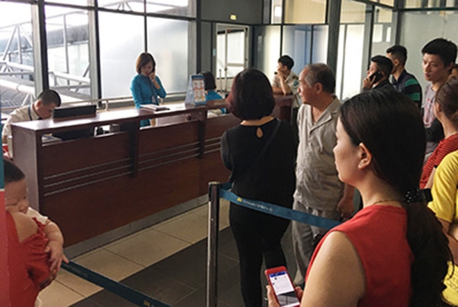 Hanh khach to VNA huy chuyen Ha Noi - Dien Bien Phu 2 ngay lien hinh anh 2