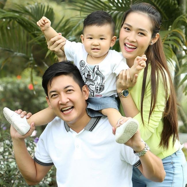 my nhan viet thay nhau yeu chung nguoi, showbiz viet qua nho be hinh anh 10