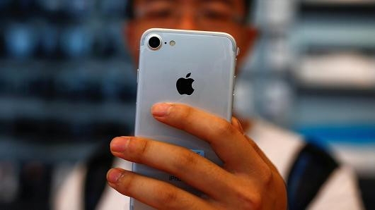 Brazil khong con vo dich the gioi ve gia iPhone hinh anh 1