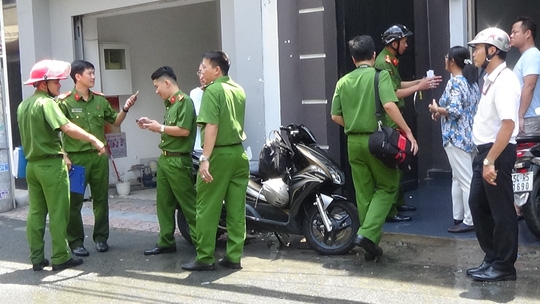 hai dien vien suyt chet vi mac ket trong phong long tieng bi chay hinh anh 2