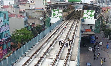 Duong sat Cat Linh - Ha Dong cham tien do, lai vay 1,2 ty dong/ngay hinh anh 1