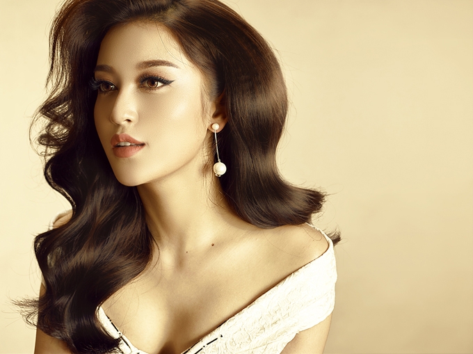 huyen-my-tao-bao-khoe-nguc-day-sexy-trong-bo-anh-moi-3