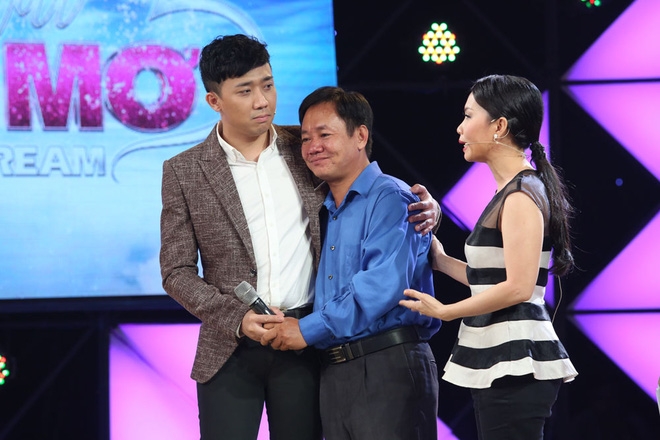 Bố đơn thân nuôi 2 con bị bệnh teo não đi thi hát khiến Trấn Thành, Cẩm Ly ngưỡng mộ và bật khóc - Ảnh 5.