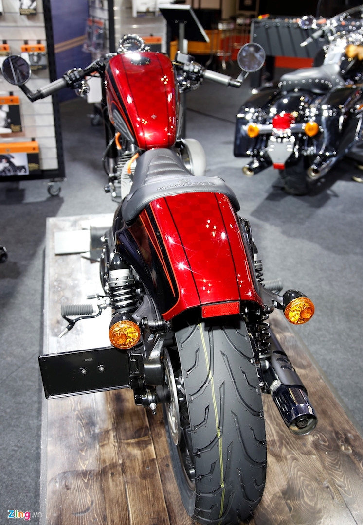 Harley-Davidson Roadster Cafe Racer gia gan 600 trieu dong tai VN hinh anh 4