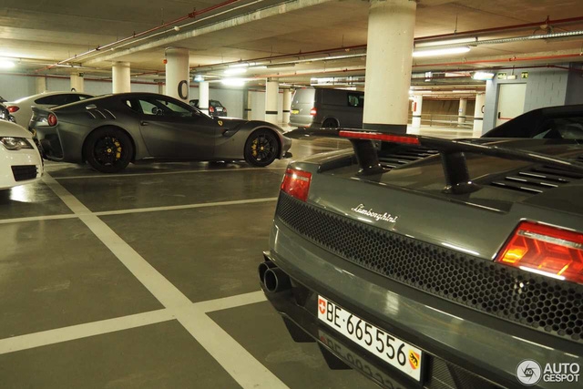 Hàng hiếm Ferrari F12tdf màu đem nhám lạ mắt xuất hiện tại Barcelona - Ảnh 3. Hàng hiếm Ferrari F12tdf màu đem nhám lạ mắt xuất hiện tại Barcelona - Ảnh 3.