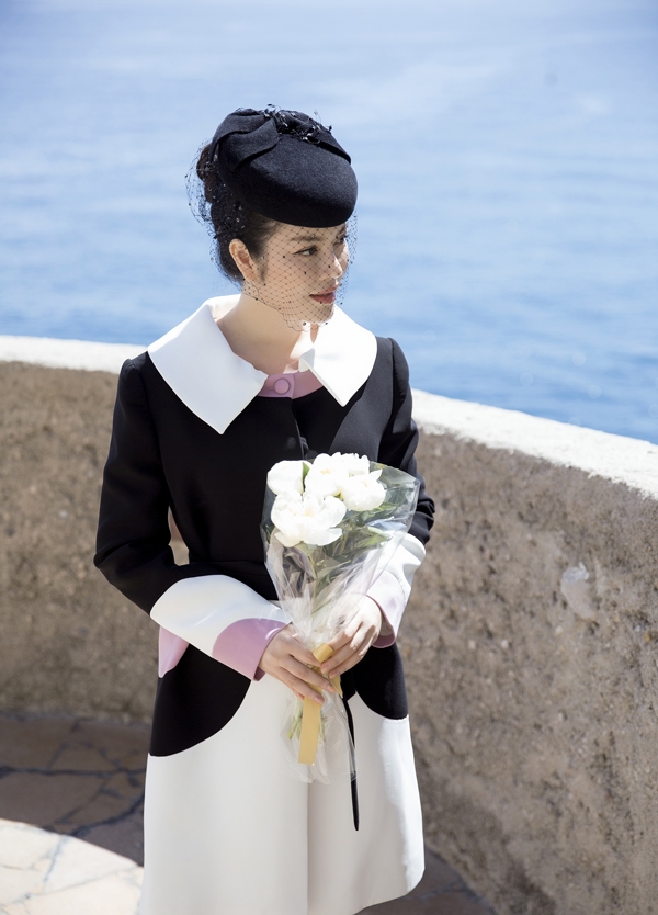 ly-nha-ky-mac-quy-phai-khi-vieng-mo-cong-nuong-grace-kelly-o-monaco-6