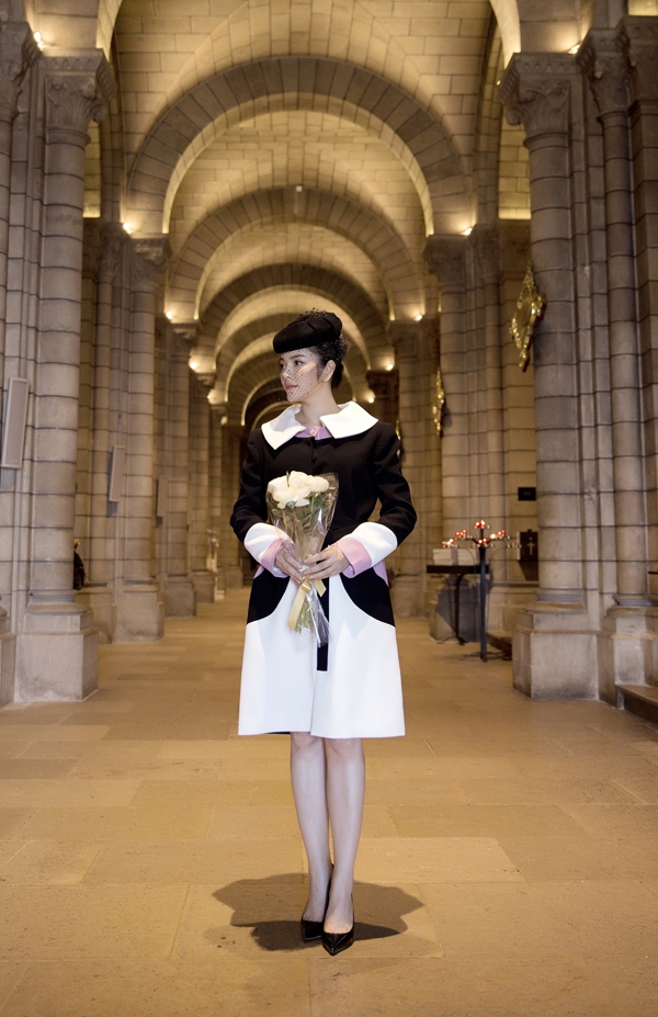 ly-nha-ky-mac-quy-phai-khi-vieng-mo-cong-nuong-grace-kelly-o-monaco-9
