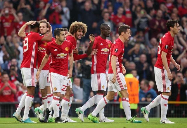 Những ngôi sao MU sẽ bị trừ lương nếu không vô địch Europa League