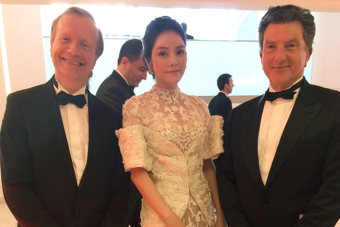 Lý Nhã Kỳ diện đầm cao cấp trong ngày khai mạc Cannes