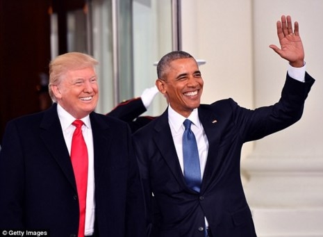 Hai ông Trump (trái) và Obama trong ngày ông Trump nhậm chức 20-1. Ảnh: GETTY IMAGES
