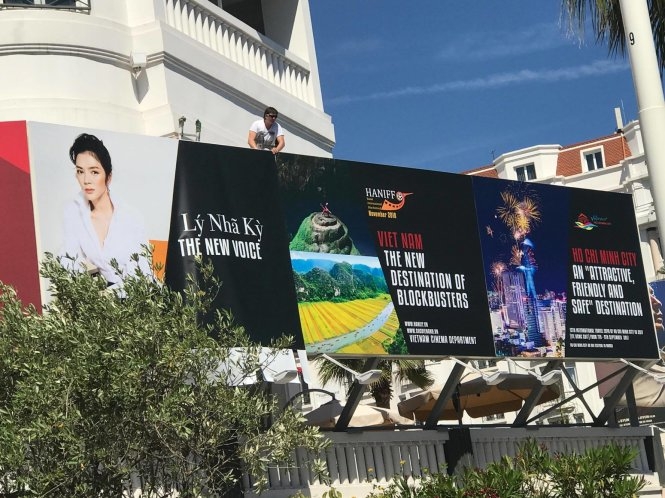 Tấm pano quảng bá Việt Nam ở Cannes có hình Lý Nhã Kỳ?  