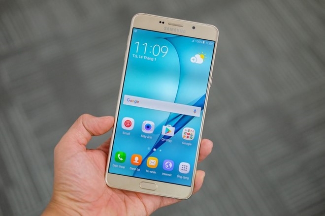 Loat smartphone hap dan trong tam gia 10 trieu hinh anh 5