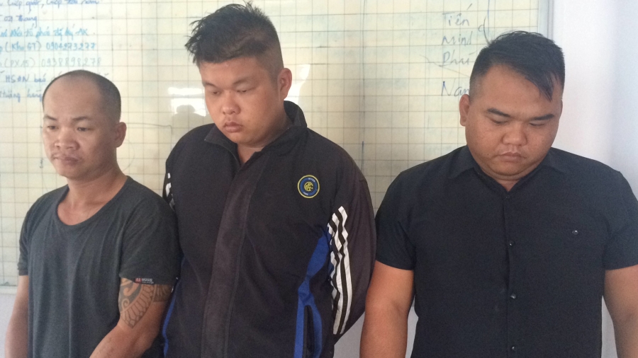 bat hung thu chem chet nguoi dan ong tren cau o sai gon hinh anh 2