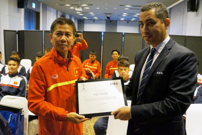 FIFA khuyen cao hanh vi bao luc voi U20 Viet Nam hinh anh 1