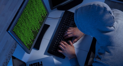 hacker-nga-dang-tan-cong-my-tinh-vi-hon