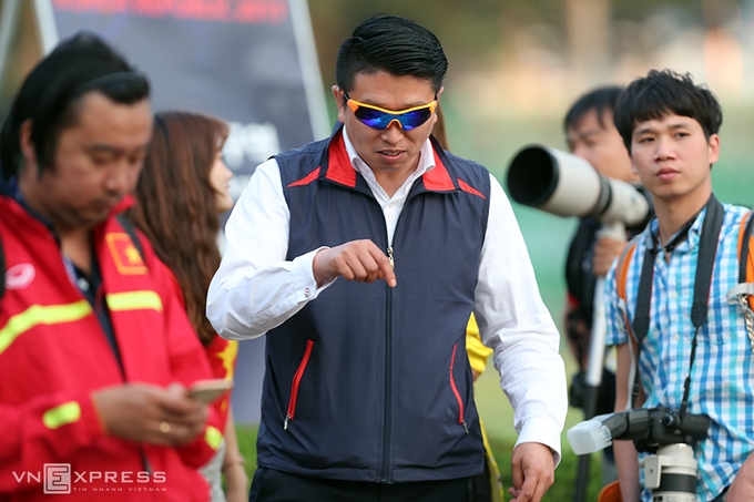 U20 Việt Nam tập kín, xua đuổi CĐV
