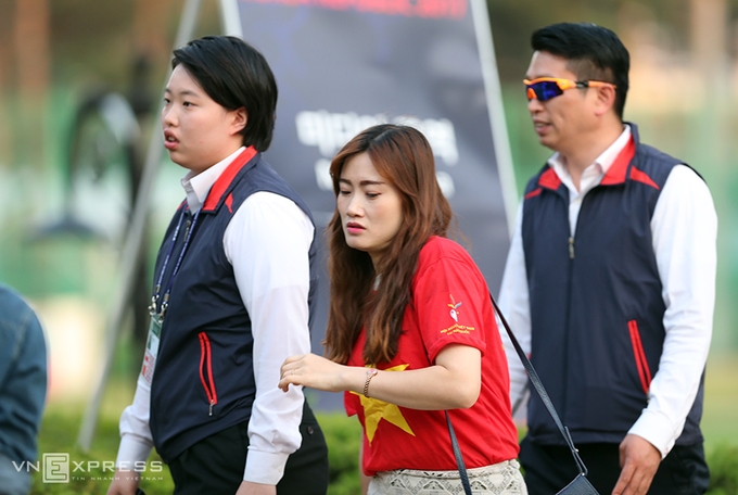 U20 Việt Nam tập kín, xua đuổi CĐV