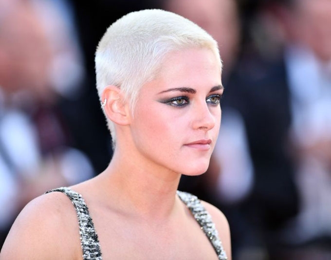 kristen-stewart-dau-dinh-van-quyen-ru-tren-tham-do-cannes-5