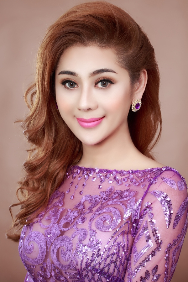 lam-khanh-chi-khoe-ve-nu-tinh-khi-lam-mau-anh-5