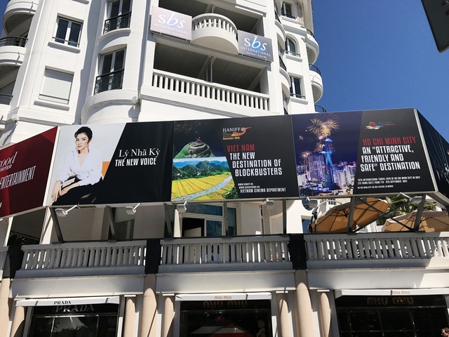  Hình ảnh Lý Nhã Kỳ trên tấm panel gây hiểu lầm tại Cannes 