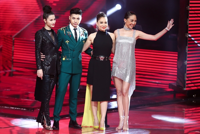 lo-dien-4-guong-mat-buoc-vao-chung-ket-giong-hat-viet-2017-2