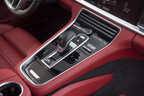 porsche-panamera-4s-2017-cai-gia-cua-8-ty-tai-viet-nam-3