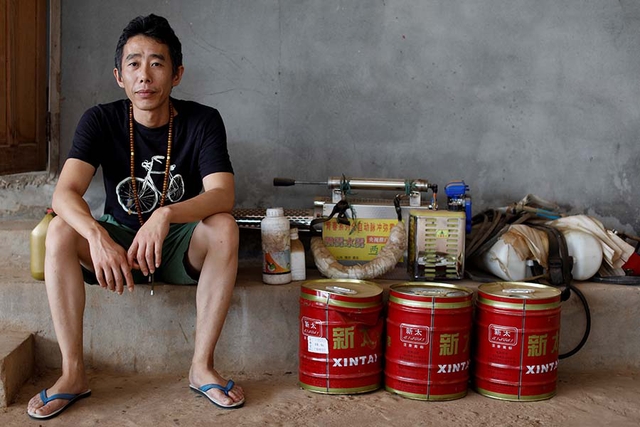 Những thùng hóa chất được dùng trong các đồn điền trồng chuối của người Trung Quốc tại bắc Lào. (Nguồn: The Irrawady)