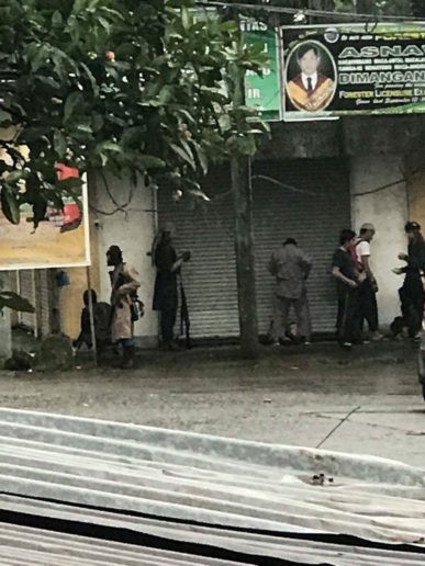 Loạt ảnh IS chiếm thành phố đầu tiên ở Philippines ảnh 7