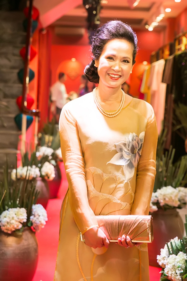 Trái ngược với vai diễn trong phim, ngoài đời nghệ sĩ Lan Hương rất gần gũi, thân thiết với con dâu.