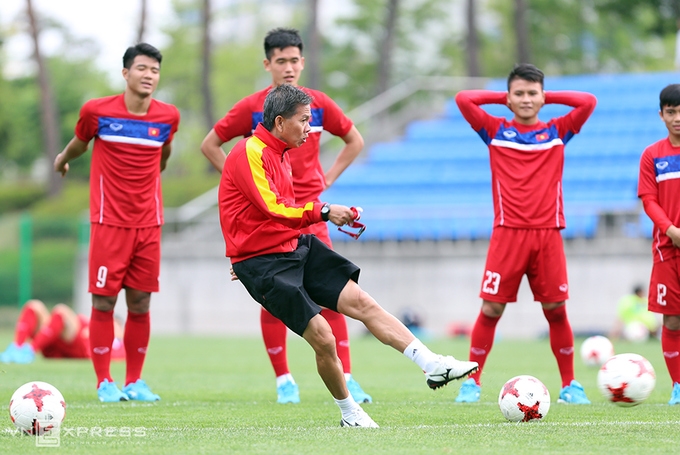 Tiếng cười rộn rã trên sân tập của U20 Việt Nam