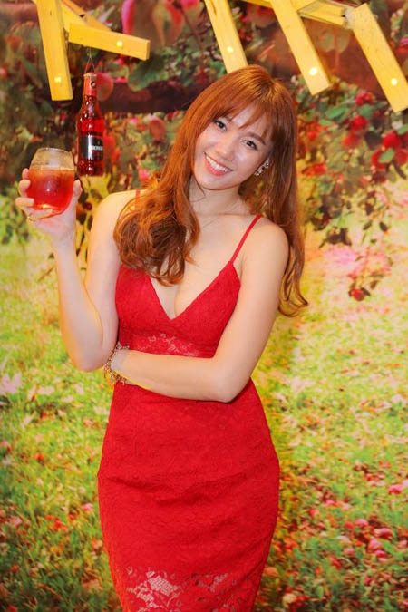 bat ngo voi net chu ho ngoc ha, pham huong, ngoc trinh, hari won hinh anh 10