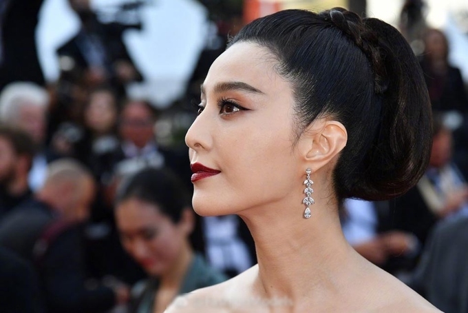Phạm Băng Băng bị chê vì váy 'nuốt dáng' trên thảm đỏ Cannes