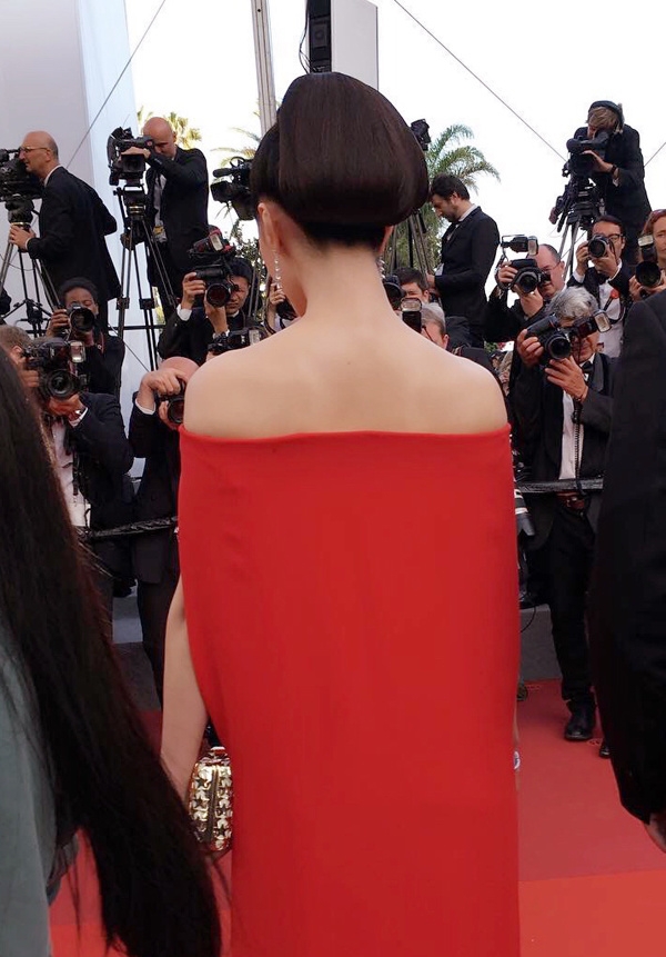 Phạm Băng Băng bị chê vì váy 'nuốt dáng' trên thảm đỏ Cannes