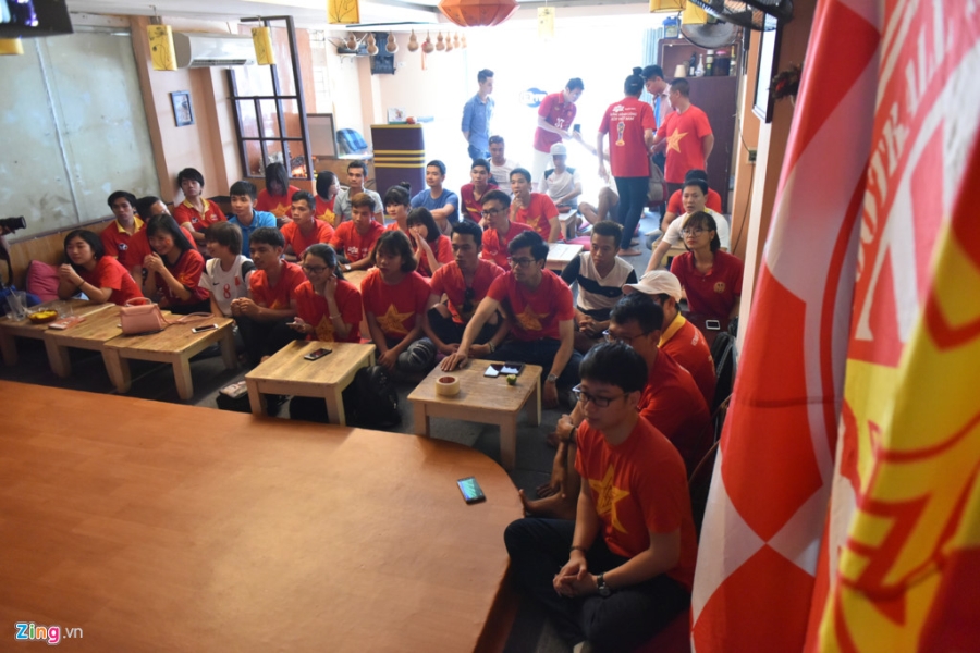 Co dong vien khoc nuc no sau that bai cua U20 Viet Nam hinh anh 2